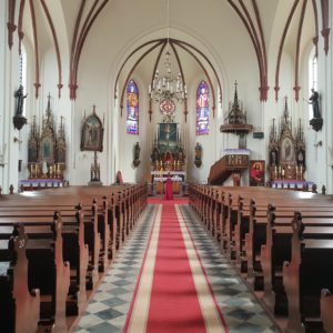 wnętrze kościoła w Borucinie