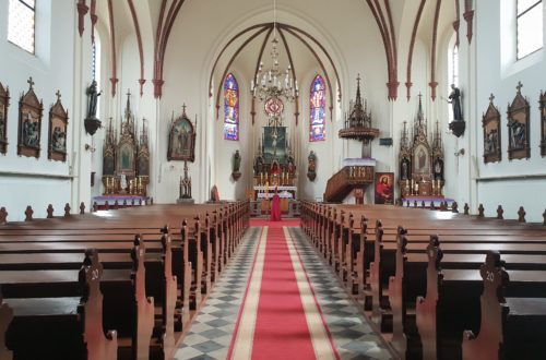 wnętrze kościoła w Borucinie